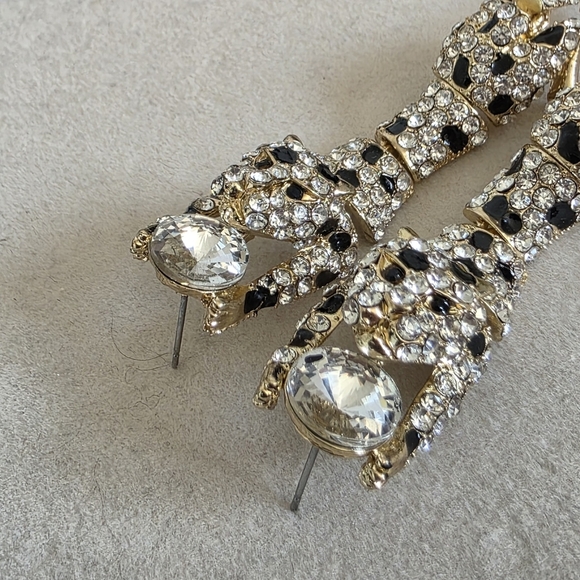 Gold Articulated Leopard Glam Earrings - Picture 4 of 10